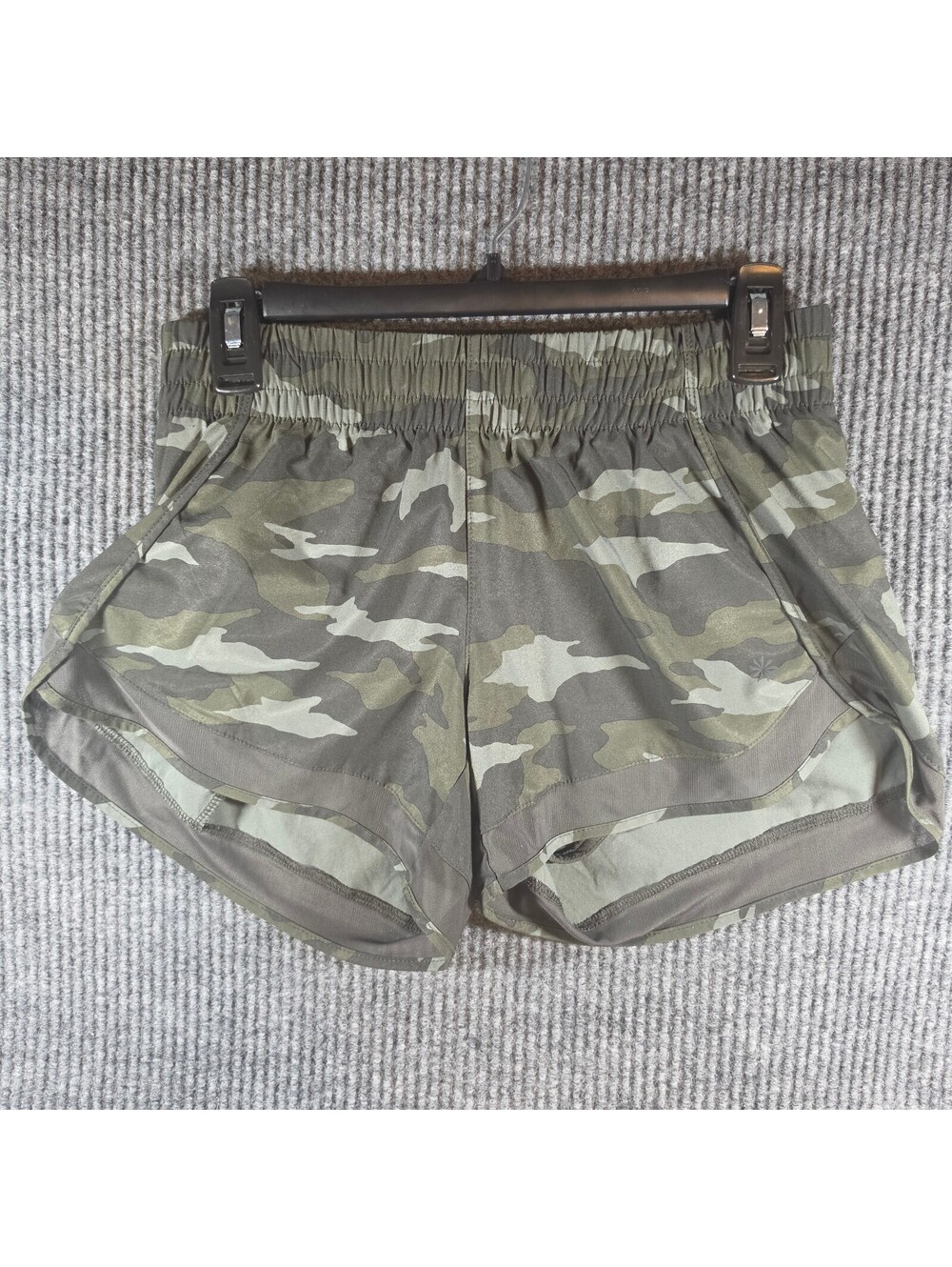 Athleta Womens XS Camo Running Shorts Built In Brief Mesh Zip Pocket Green